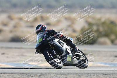 media/Dec-07-2025-CVMA (Sun) [[3e7d2de5dc]]/Race 12- Formula 40 MW and LW/